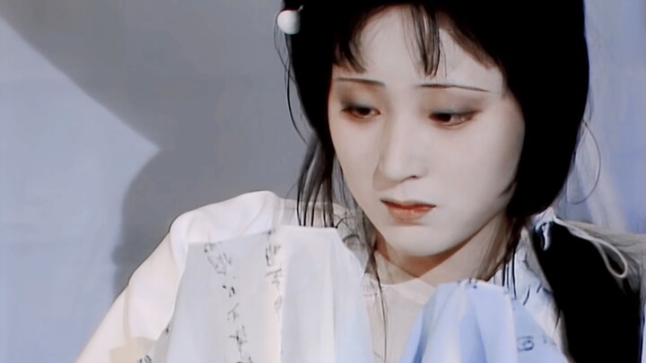 "Throwing pearls and rolling jade, I only shed tears, I have no thoughts and am idle all day long"