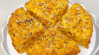 相信我，年夜饭做上一道这个玉米烙，家里的人都会喜欢吃，香甜酥脆，越吃越想吃