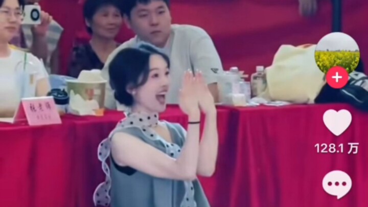 [Tik Tok] 1 million likes for a Chinese kindergarten teacher guiding children to dance on stage. "Wh