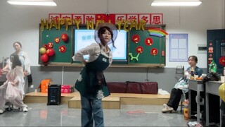 元旦在班级里跳了好友革命！