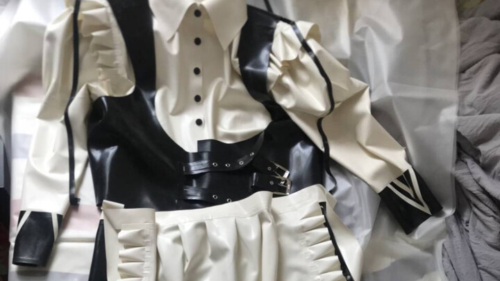 【Gelcoat cos】It's maid time! Hey, you said this dress has a sound? ....yes....it's latex....