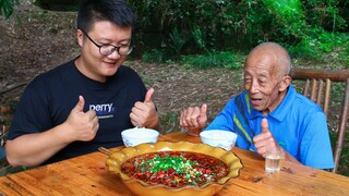 Poached Sliced Beef in Hot Chili Oil: Amazingly Tender and Appetizing!