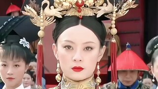 Khi Quý phi trở về cung, mọi người đều có những suy nghĩ riêng, chỉ có chị Mai là rơi nước mắt.