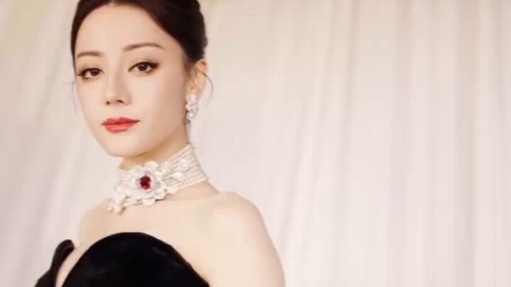 Mikimoto posted a video of Reba in Paris, and I saw the frog. Hahahaha, to be honest, I had no feeli