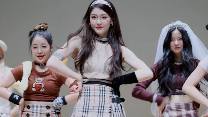 Thay thế HD 220121 Buổi ký tặng: Thẩm Tiểu Đình, WADADA – Quay trực tiếp