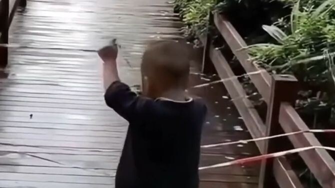 “แม่จะปลอบโยนลูก แต่พ่อจะทำให้ลูกแข็งแกร่ง”