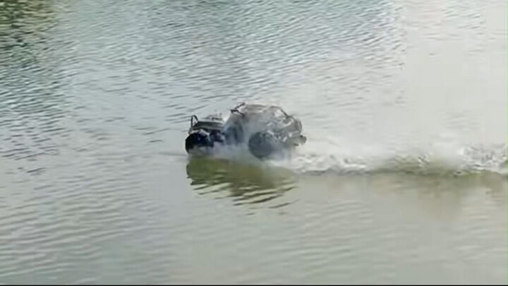 Challenge to float on water, and see if you can succeed?