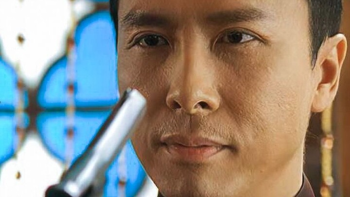Master Ye from "Wing Chun: Gun Question": With Li Zhao in my hand, the world is mine!