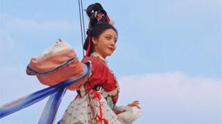 Gadis cantik berbusana Hanfu yang sedang viral di seluruh internet - April, pertunjukan "Feixian" be