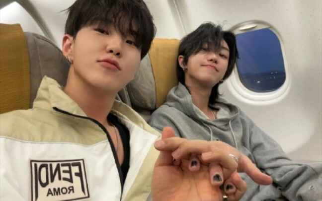 Video yang harus diukir di batu nisan oleh Kelamei Si -- Tarian di ruang latihan