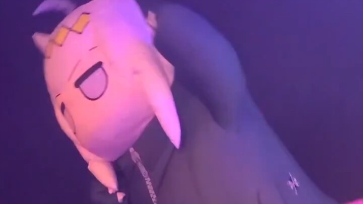 Monster Little Kuroneko Dances Energetically Online