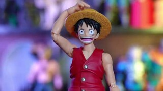 Barang Bandai SHF One Piece Luffy terlalu longgar