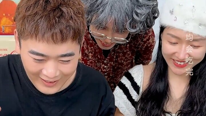 #Grilled Sausage This time Binbin’s being smart, but Grandma still has the upper hand… #Couple’s Dai