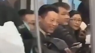 Aku sudah menonton ini beberapa kali dan aku tidak bisa menahannya