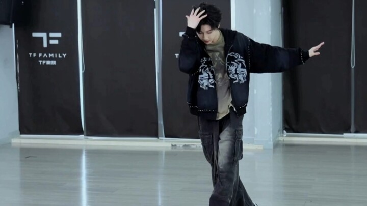 Bro, street dance really lives up to the hype—no wonder Yang Bowen’s the man!