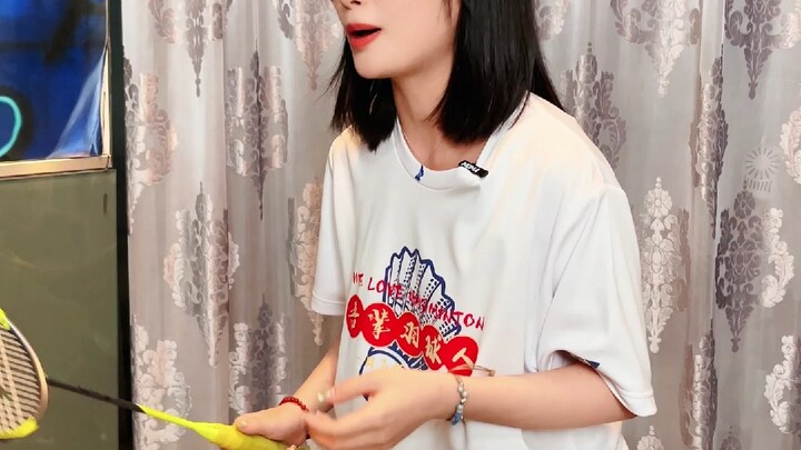 Have you ever played #badminton with your boss? The louder the flattery, the heavier the gold. #Yone