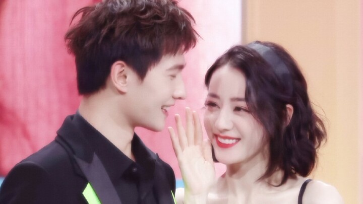 يا للهول... بجمالها هذي... لو طوّقت الطوابق كلها، رح يجنّ الناس من الفرحة!!! [دي لي روبا ويانغ يانغ]