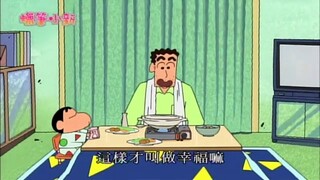 【蜡笔小新】广志冒着大雪去买豆腐，热乎乎的汤豆腐配上清酒、炸鸡块和生菜，坐在暖桌里浑身暖乎乎的