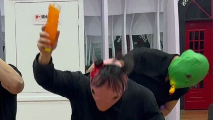 Nảy ra ý tưởng đột xuất nên tự chọn cho mình cái chết tuyệt vọng nhất.