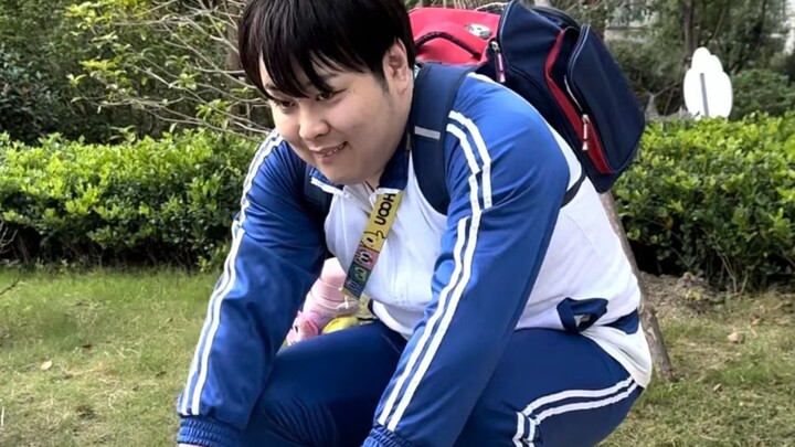 Men under 40 should not dress like an old man!!