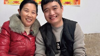 Nenek Pan datang untuk memasak. Hari ini di Xuchang, Henan, dia bertemu dengan seorang ayah yang men