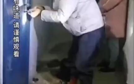 Locksmith: More money! You’ve got to pay more!