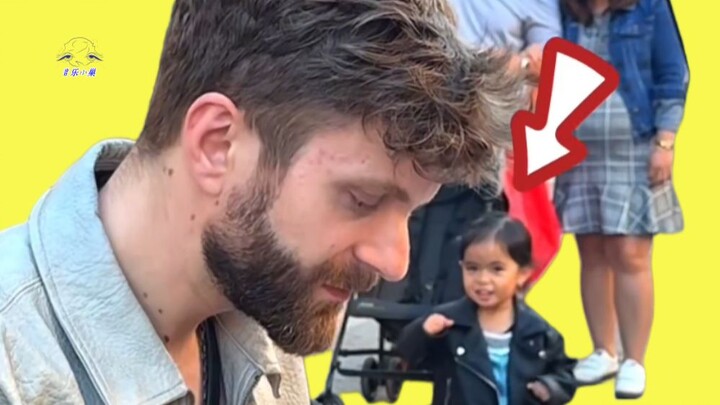 Street piano meets a little girl who requests “Frozen”—song title: Let It Go. Performed by Emilio Pi