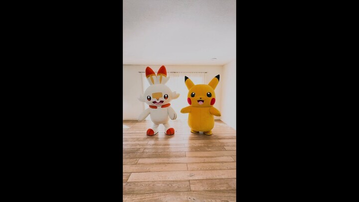 #Pikachu , #Piplup , dan #Scorbunny juga menikmati #POKÉDANCE . 💃✨ Sudahkah kalian menarikannya? 🎶