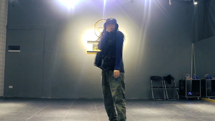 [เต้น] โมริ นักออกแบบท่าเต้นชาวญี่ปุ่นเต้นเพลง "God's Plan"