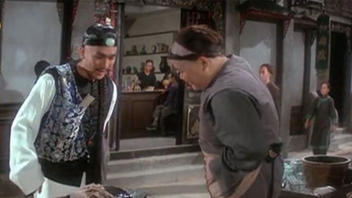 Kaisar tua itu bosan menyantap hidangan lezat dari darat dan laut, dan meneteskan air liur melihat s