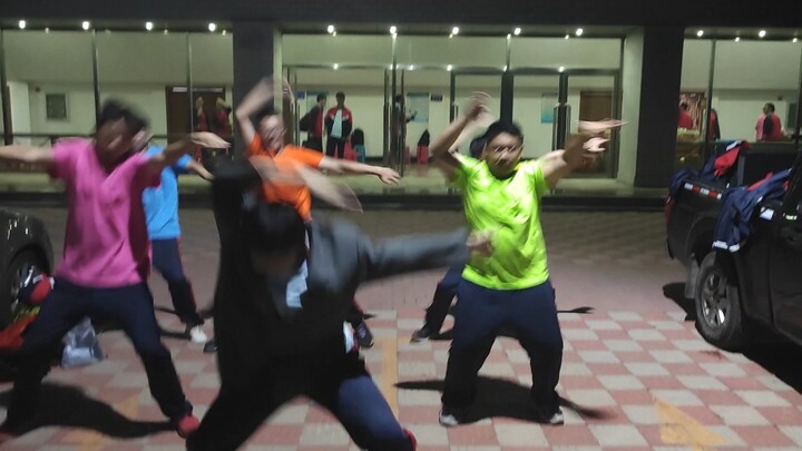 أحضر كنز المحطة إلى مدرسة جينتشو الثانوية