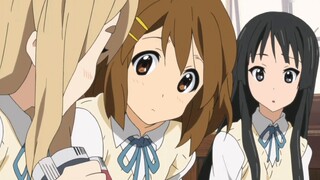 [K-ON!] Tsumugi's strange hobby (girls are the best!)