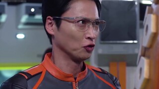 Tendangan terbang Dekai "bingkai 4K60"! Tendangan ini hampir membuka benang jaket kulit Gomes [Ultra