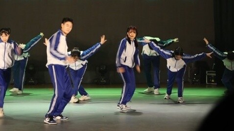 I don't allow anyone who hasn't seen Beihang's "Family with Children" dance! The dance group is awes