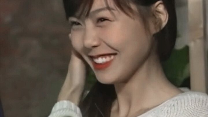 [Kim Min-hee] Watching the spring sunshine, swaying back and forth~
