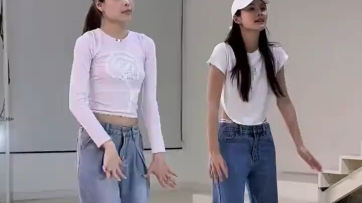 [lmsy]คลิปซ้อมเต้นนี้ ทุกคนได้ดูแล้วหรือยัง? สองคนนี้มีพลังส่งต่อความสนุกแรงมาก ดูแล้วรู้สึกแฮปปี้สุ