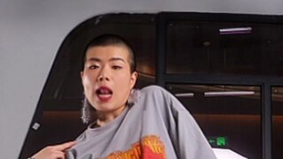 Untuk mempelajari cara menggoyangkan bahu, video ini sudah cukup