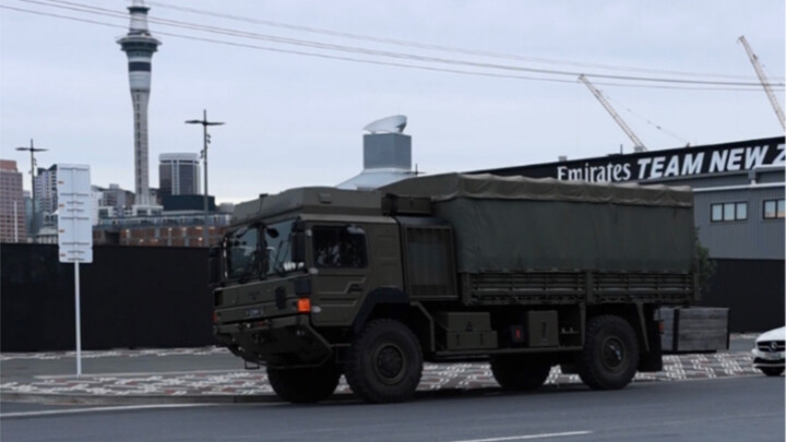 MAN Rheinmetall HX60 xe tải chiến thuật tay lái thuận, chuẩn Anh Quốc