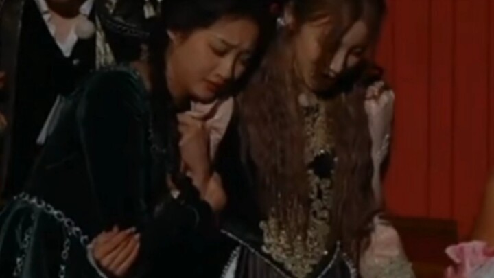 【ซ่งอวี่ฉี × กวนเสี่ยวถง】แต่เธอกลับปกป้องเธอ แถมยังพูดแทนเธออีกนะ