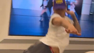 Kamel, why did you fall down? Hahaha Lee Chae-yeon's new song "knock" challenge