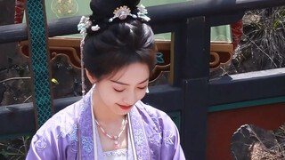 Trang phục của Song Qian thực sự khó diễn tả!