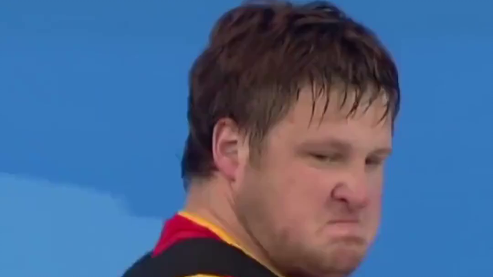 Matthias Steiner: Nâng cao tấm huy chương vàng Olympic bằng sức mạnh của tình yêu