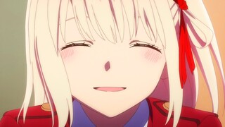 Not only dodging bullets, she is also full of flirting skills.