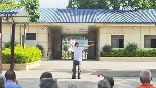 Ketika saya terlahir kembali, saya menari di panti jompo betapa manisnya