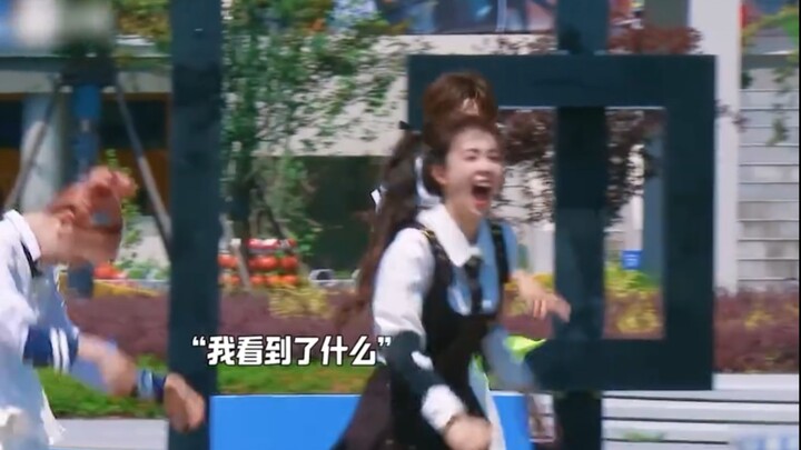 During this segment, Fan Chengcheng had Bai Lu laughing so hard she became an emoji.