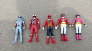 Bao gồm 5 softs super sentai cỡ trung bình.