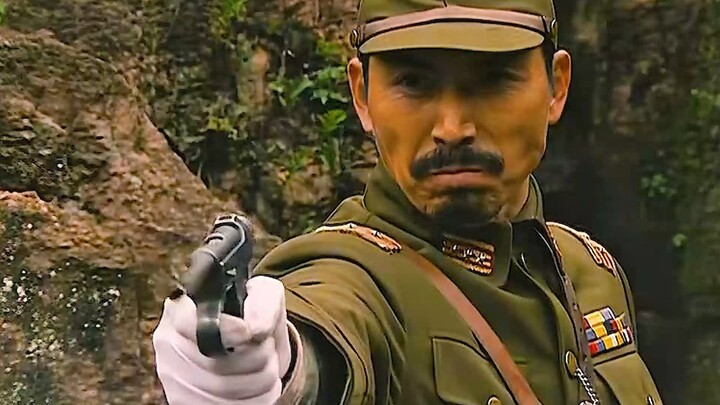 Old Master Long jumped into the sinkhole, cradling the tiger cub; even Boss Wang finally came to his