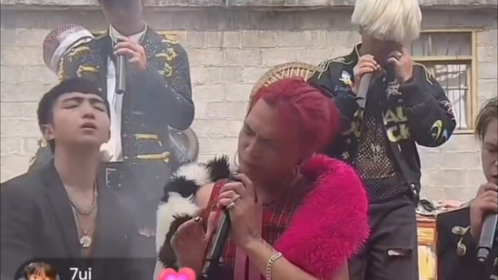 BigBang chính là đang tri ân họ