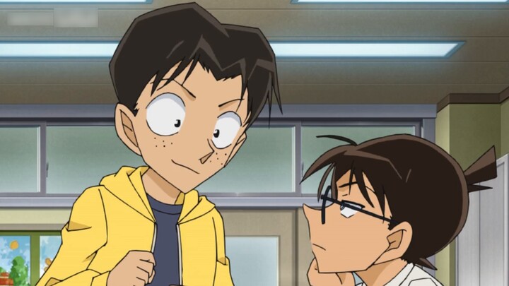 [Conan] "Conan: You guys are too enthusiastic! Look, our Huiyuan is so scared that she's hiding behi