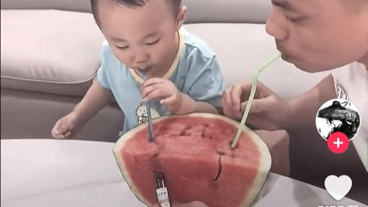 Cư dân mạng TikTok bình luận sôi nổi: Đoạn clip hài hước “Cha mẹ Trung Quốc trêu đùa con trẻ” bỗng c